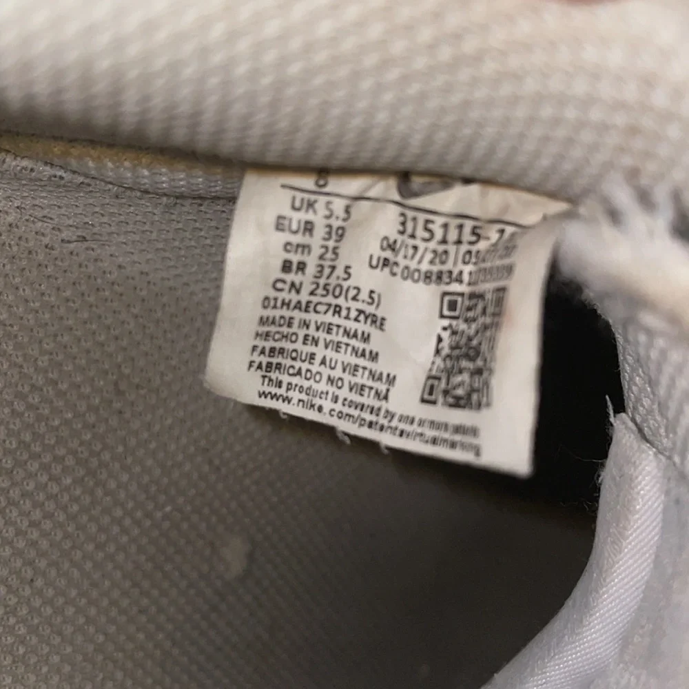 Very worn - Picture 3 of 3